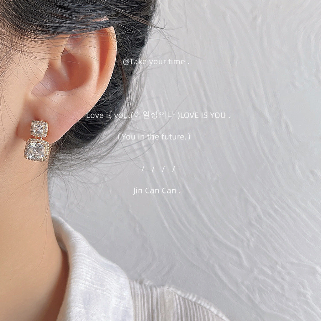 Boucles d'oreilles carrées simples plaquées aiguille en argent de haute qualité en Zircon