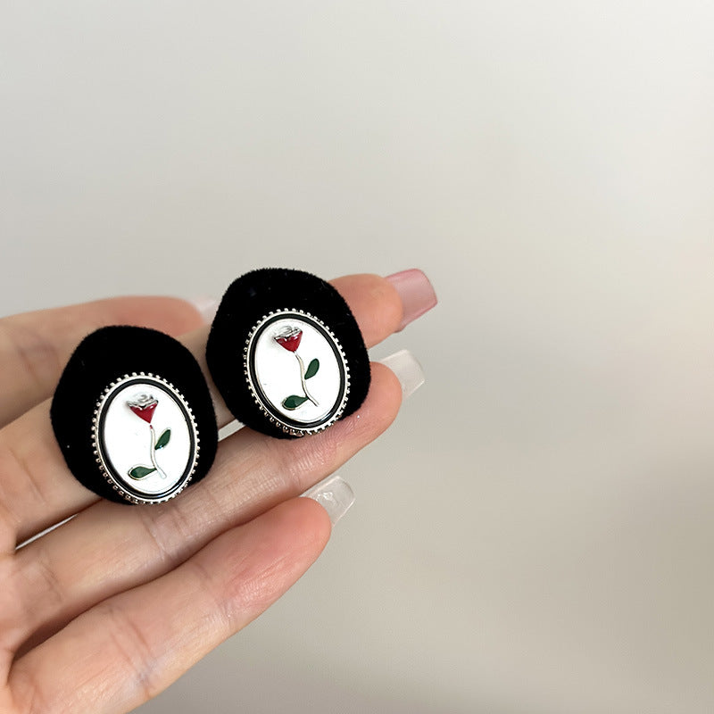 Women's Retro Rose French Black Flocking Hepburn Style Rings