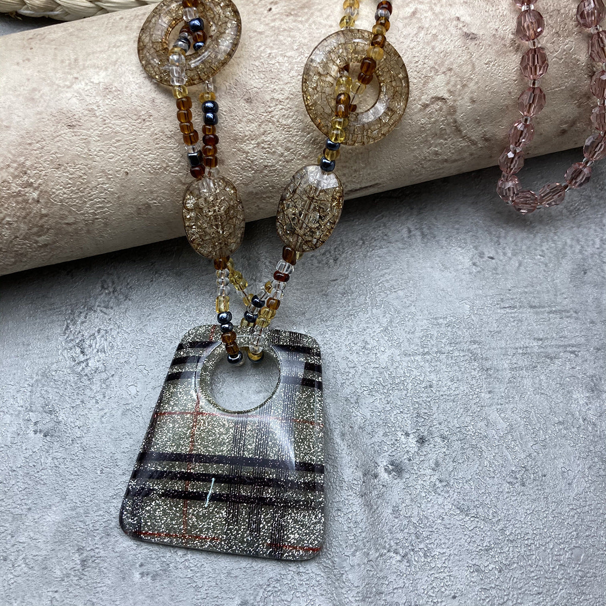Striped Plaid Pullover Resin Trapezoidal Round Necklaces
