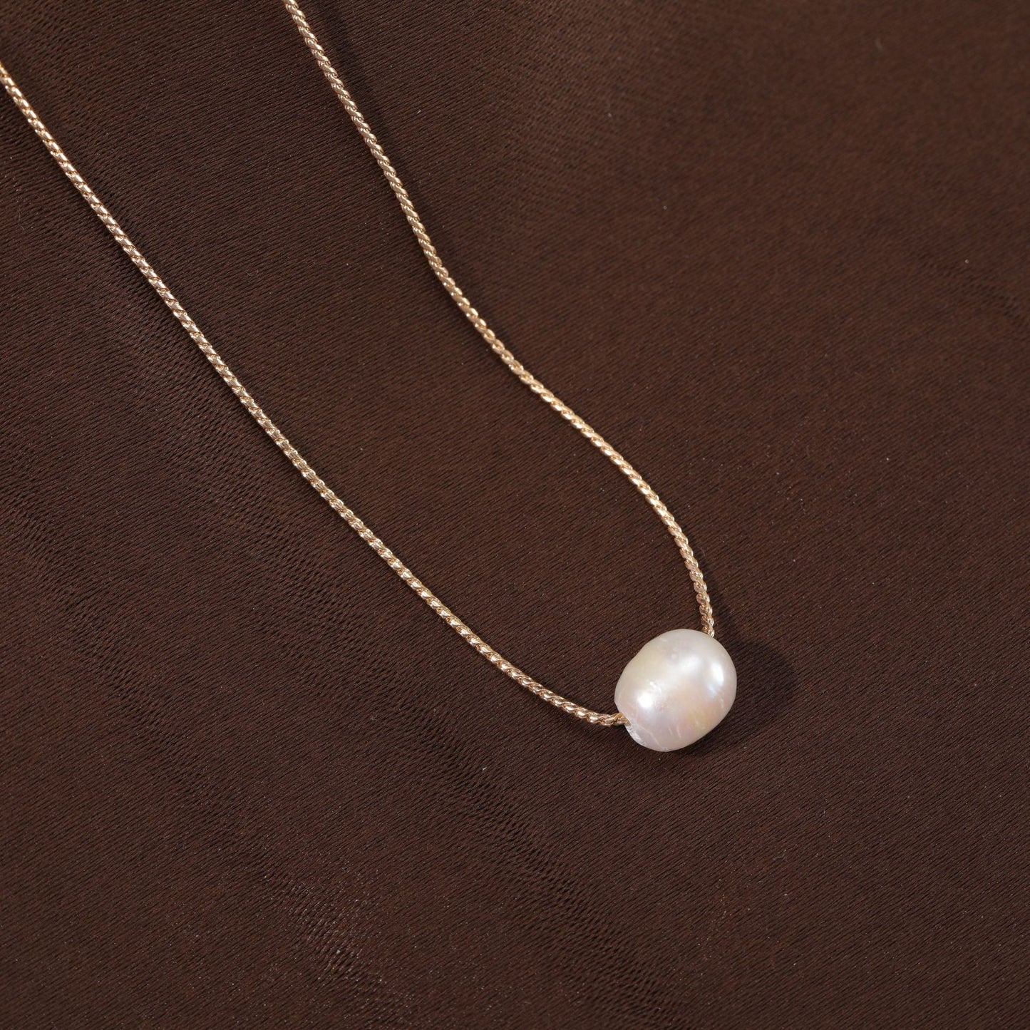 Chaîne de clavicule légère pour femmes, colliers de luxe de haute qualité