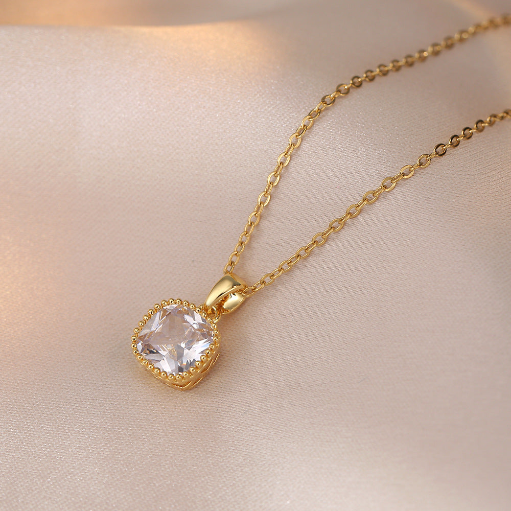 Women's Interest Light Luxury Design Pendant Elegant Outfit Necklaces
