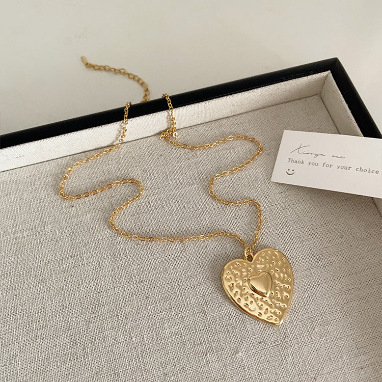 Women's High-grade Metal Heart Retro Personality And Necklaces