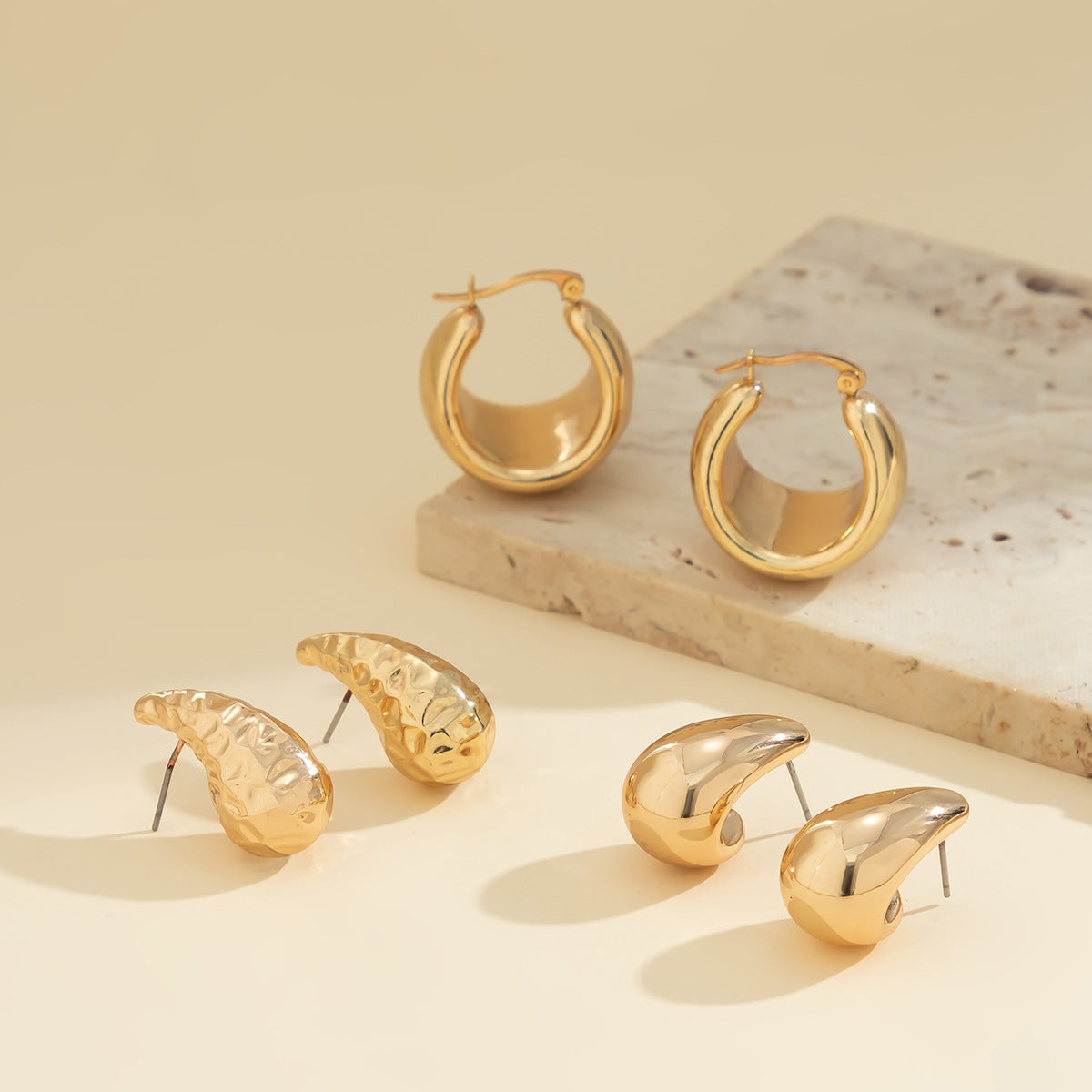 Glossy Beanie Simple Pleated Water Drop Earrings