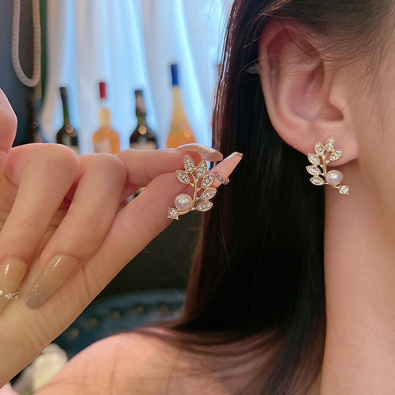 Women's Minority Full Diamond Feather Advanced Design Earrings