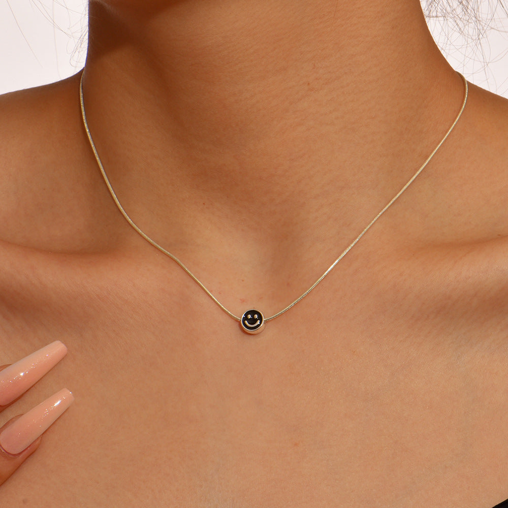 Colliers personnalisés multicolores à la mode avec visage souriant dégoulinant