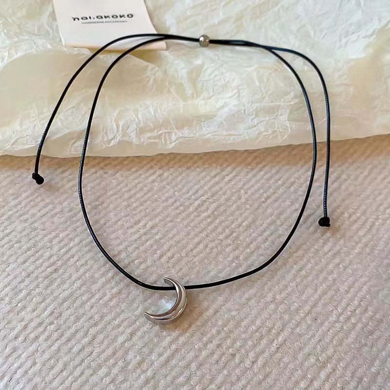 Women's Design Retro Simple High-grade Adjustable Temperament Necklaces