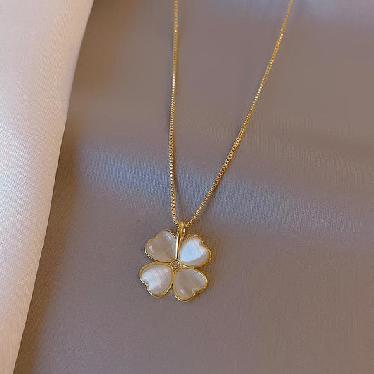 Women's Gold-plated Cat Eye Exquisite Petal Clavicle Necklaces