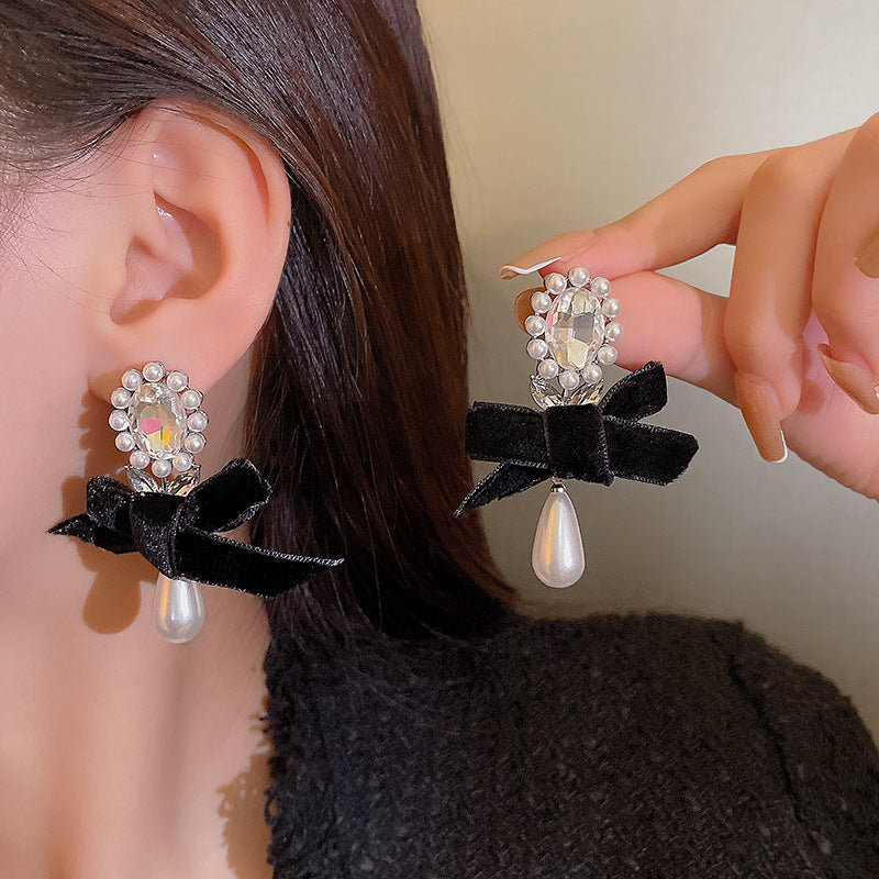 Women's Bow Light Luxury Personality High-grade Pearl Earrings