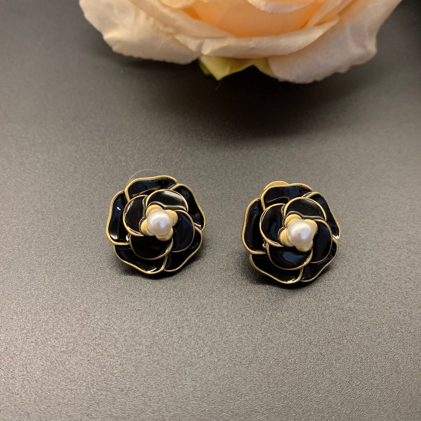 Retro Style Sier Needle Black Camellia Light Rings