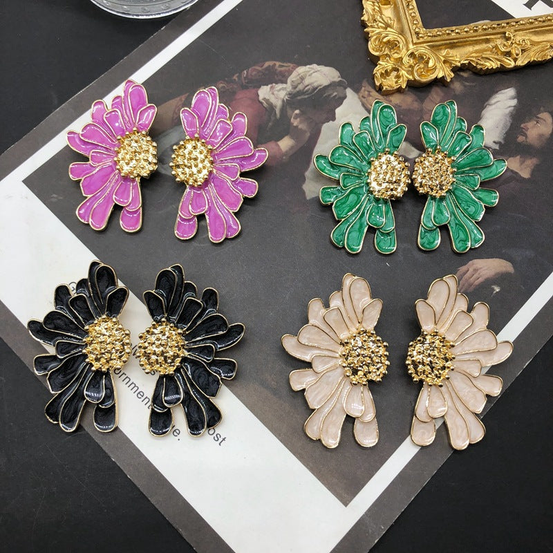 Boucles d'oreilles en argent avec pétales de fleurs de couleur émaillée