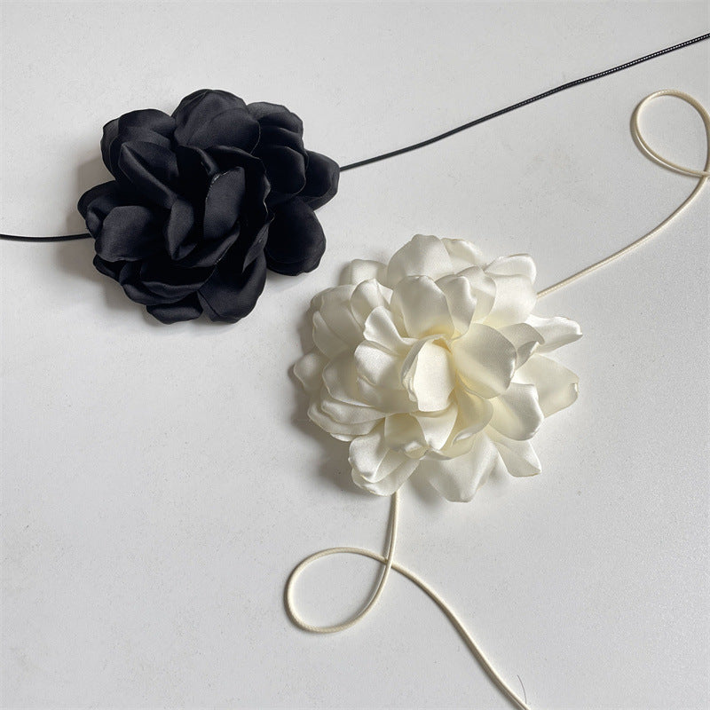 Colliers de cou camélia noir à grande fleur à la mode pour femmes