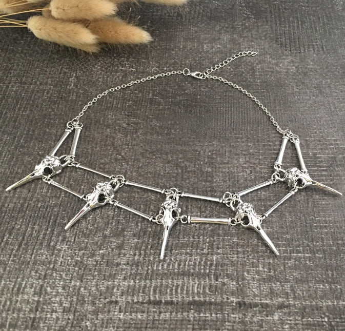 Colliers maléfiques gothiques avec crâne d'oiseau, tendance à l'étranger