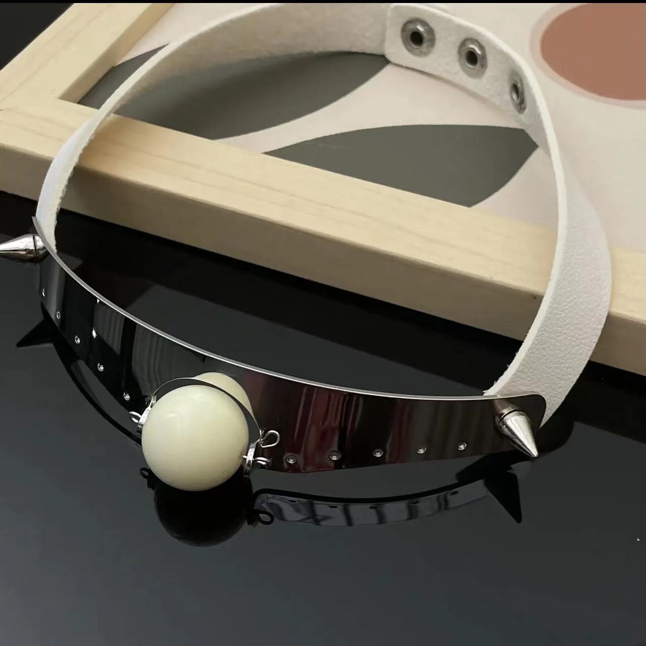 Colliers à rivets en cuir Punk obsidienne pour femmes, série