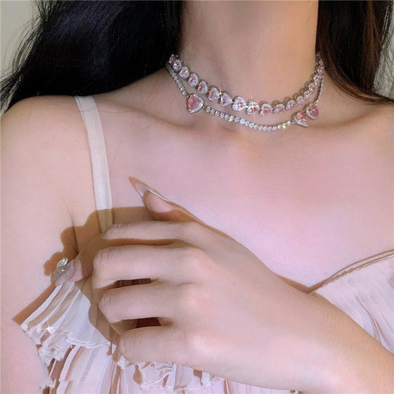 Les fans de luxe simples et légers adorent les colliers complets avec chaîne de clavicule