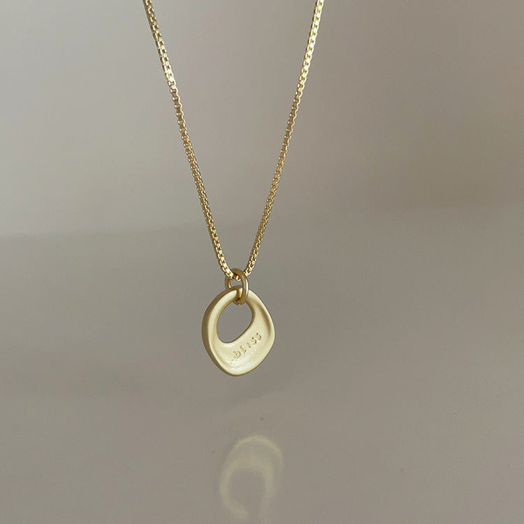 Pendentif irrégulier en métal mat, Niche féminine, personnalité rétro, tous les colliers