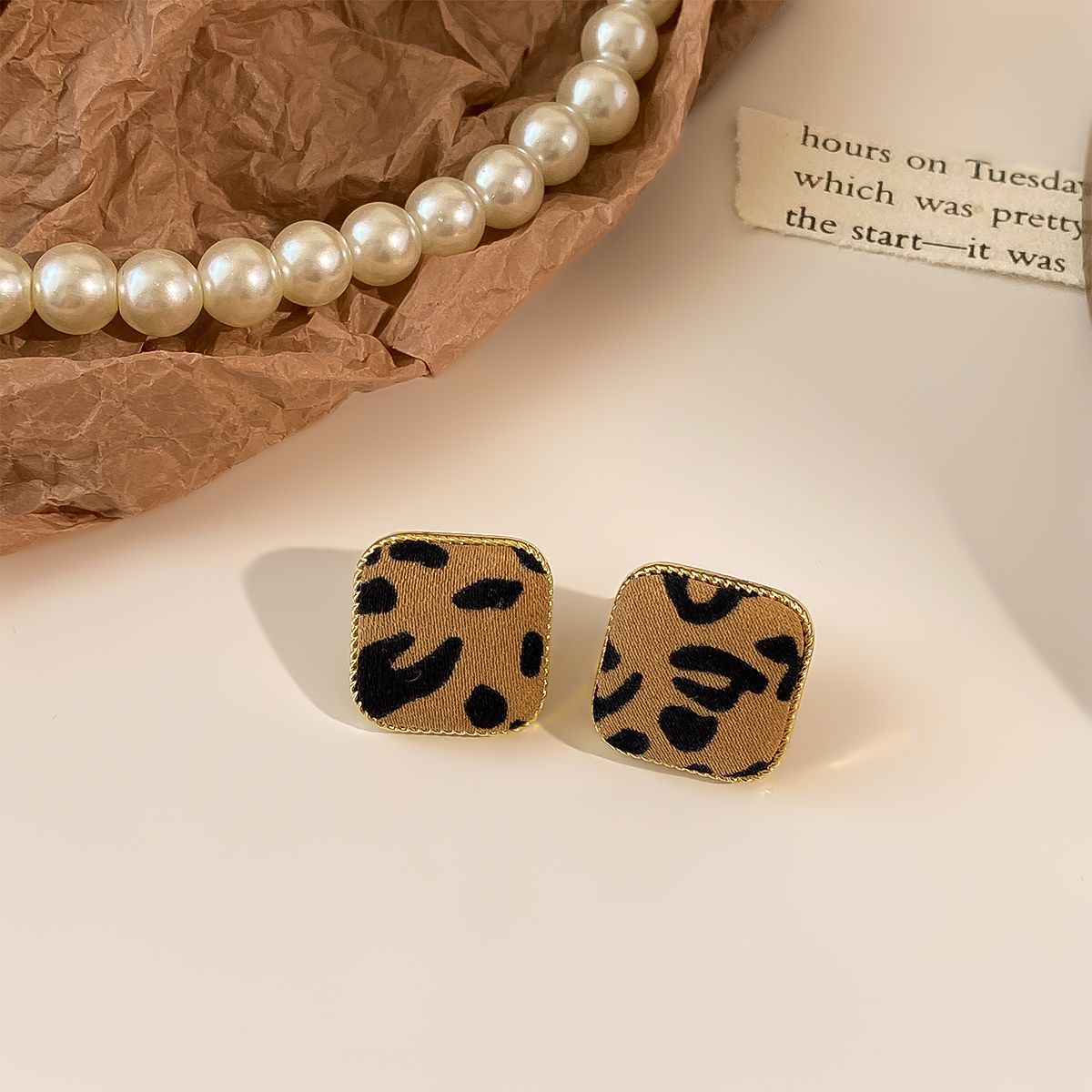 Women's Retro Drip Glazed Love Heart Elegant Earrings