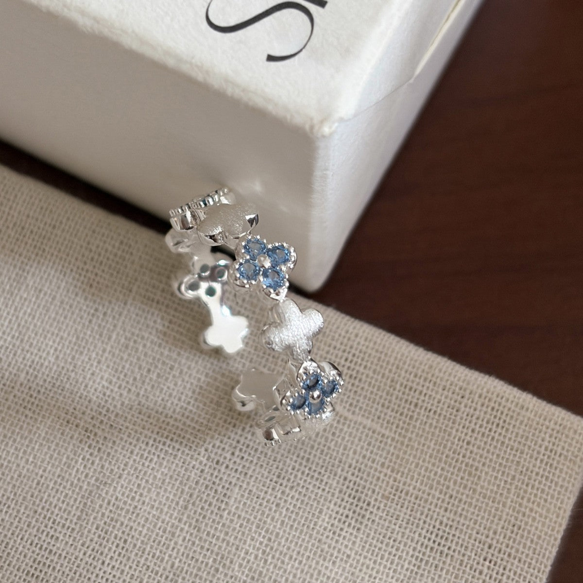 Simple Brushed Good Luck Clover Rhinestone Female Design Personality Ring