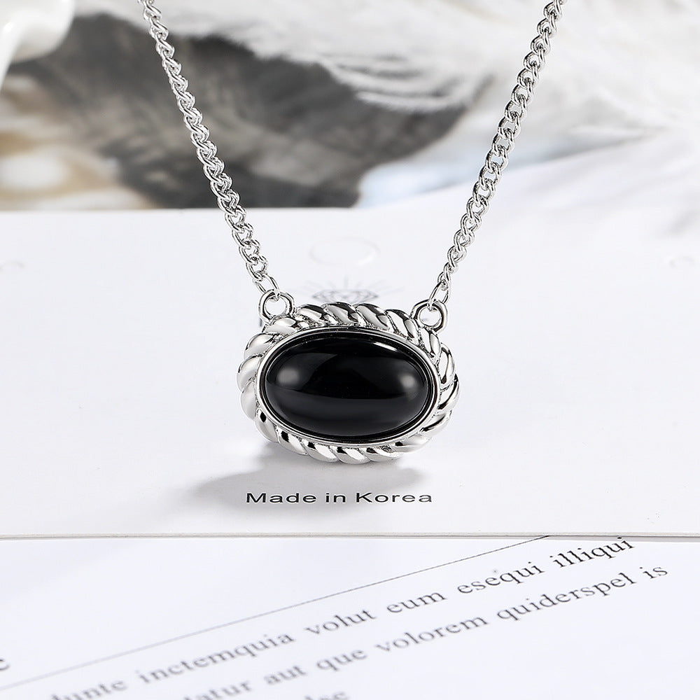 Women's French Style Vintage Thread Edge Twist Inlaid Natural Black Necklaces