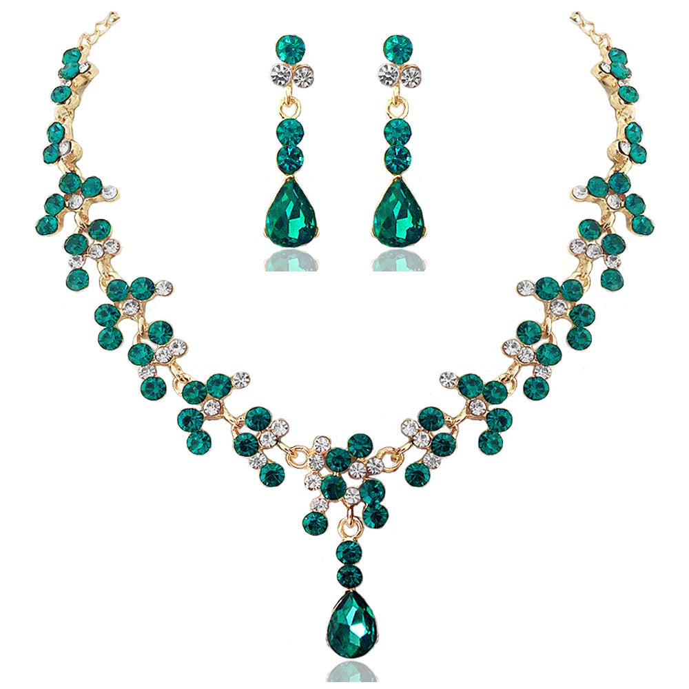 Costume de mariée attrayant, colliers en cristal de diamant à la mode