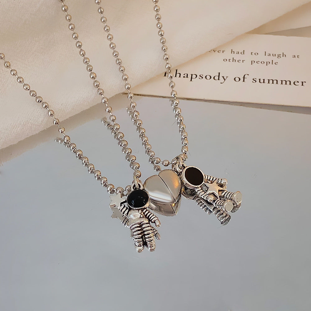 Colliers d'amour magnétiques de personnalité de mode de Couple d'astronaute
