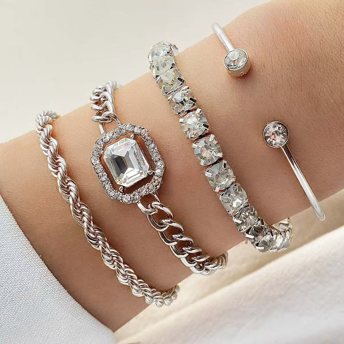Women's Diamond Heart Alloy Niche High Sense Bracelet