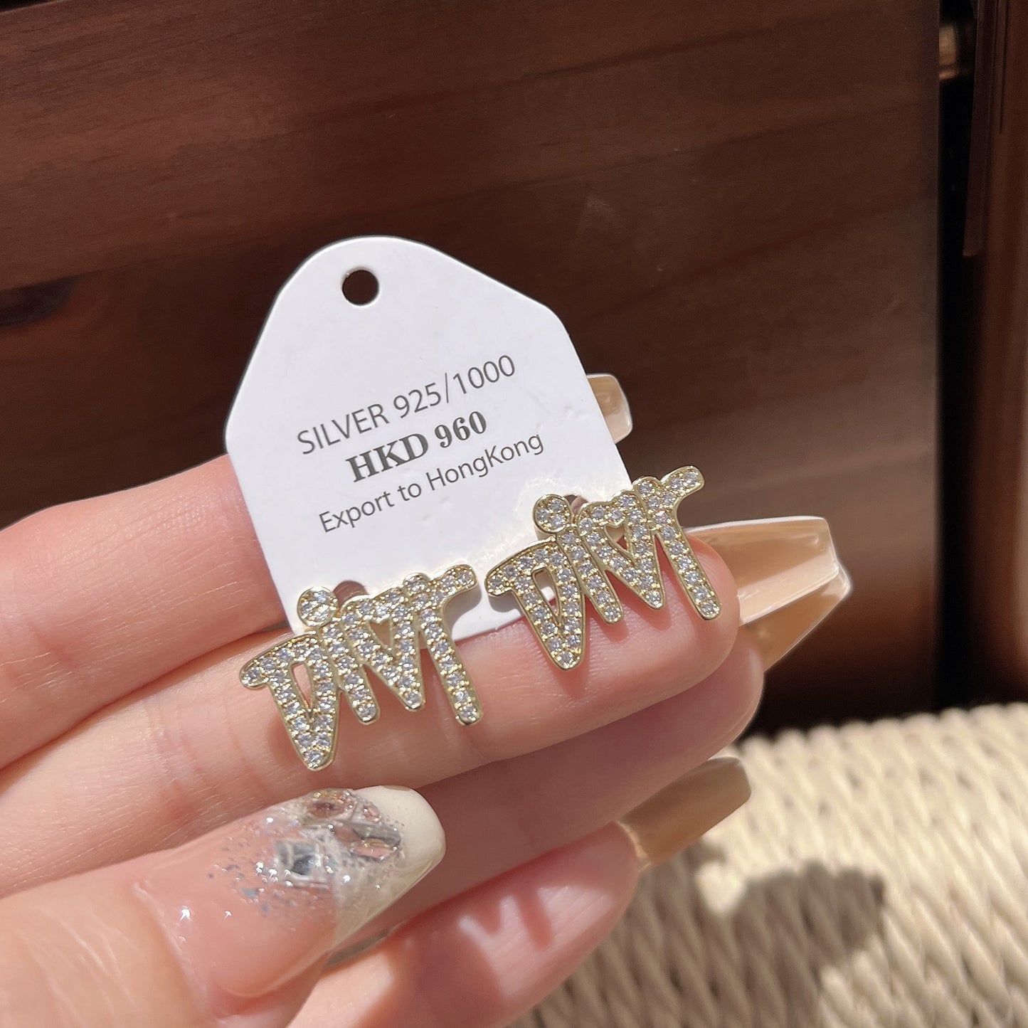 Boucles d'oreilles avec lettres de l'alphabet sauvage, exquises et de haute qualité pour femmes