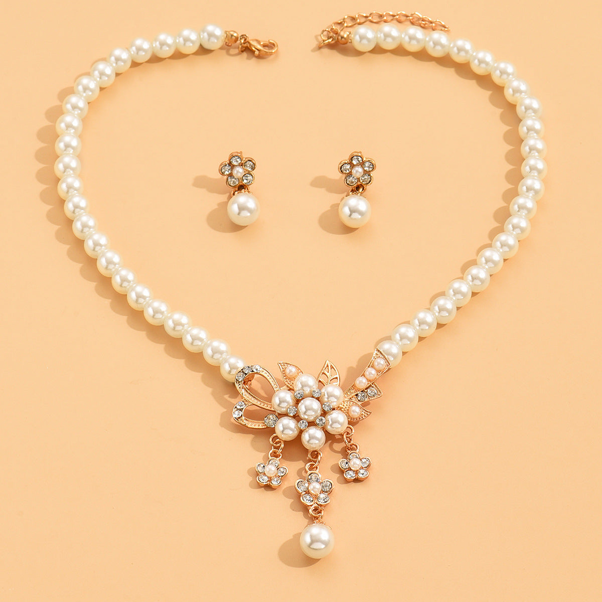 Fashion Pearl Flower Suite Female Alloy Electroplated Rose Jewelry Set