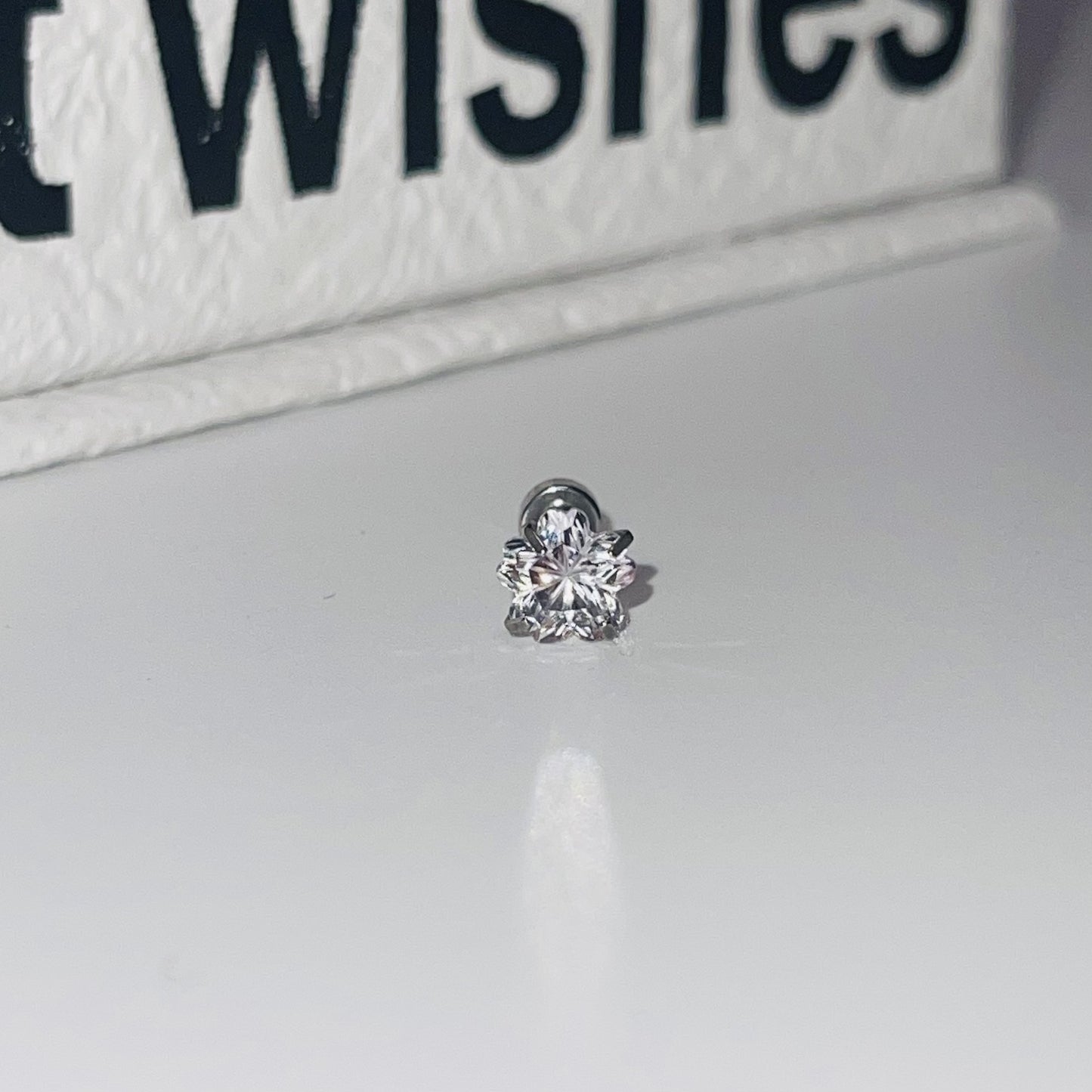 Cutting Flash Zircon Ear Bone Outer Spiral Titanium Steel Diamond Rings