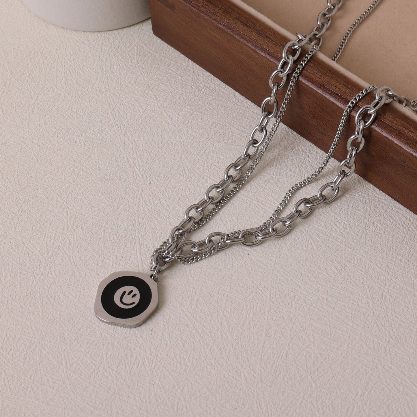 Men's Round Smiley Face Pendant Versatile Simple Necklaces