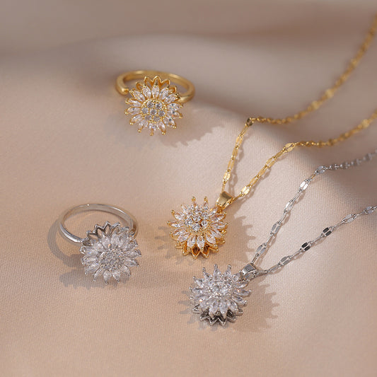 Women's Sunflower Diamond Good Luck Comes Rotatable High-grade Necklaces