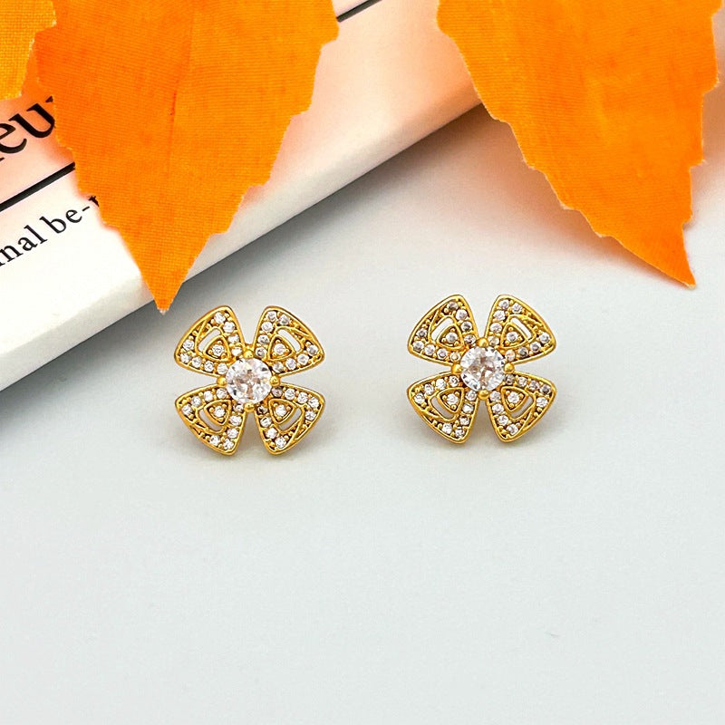 Ear Diamond Studded Hollow Simple Niche Rings