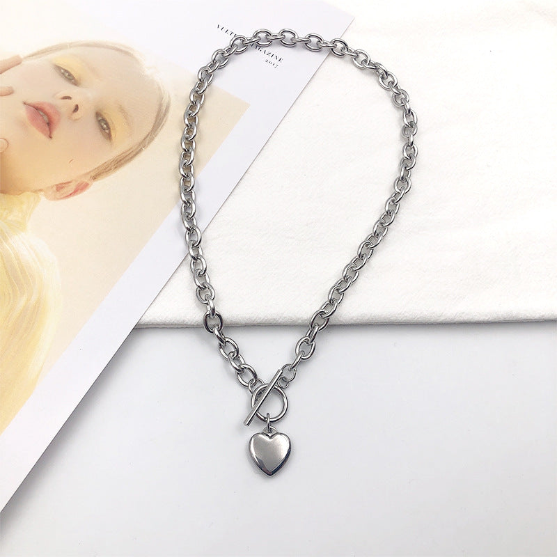 Accessoires Übertriebene Metall-Herz-Anhänger-weibliche Mode-Halsketten