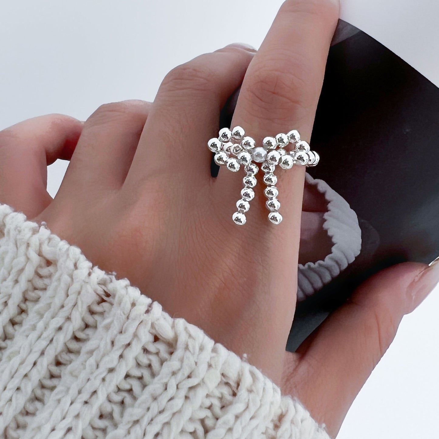 Women's Sier Stretch Round Beads Bow Personality And Fashion Rings