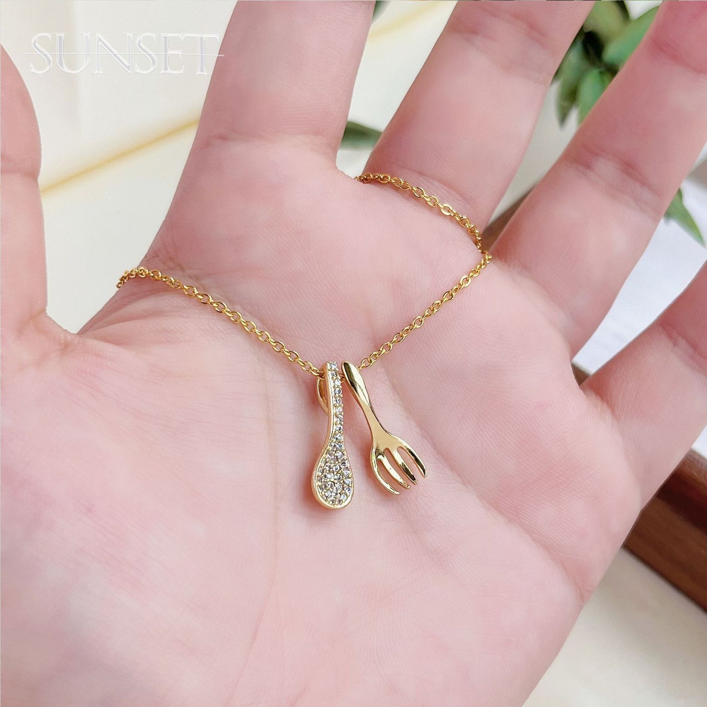 Women's Cool Style Creative Pendant For Minority Minimalist Design Necklaces