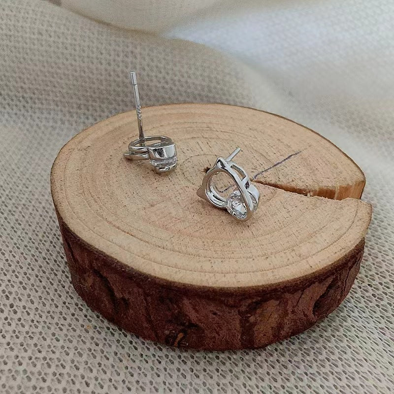 Women's Trendy High-grade Short Simple Temperamental Delicate Earrings
