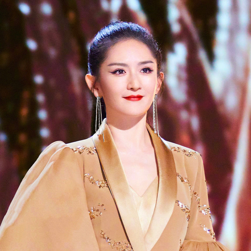 Modische Nischen-Ohrringe mit Volldiamant-Kette