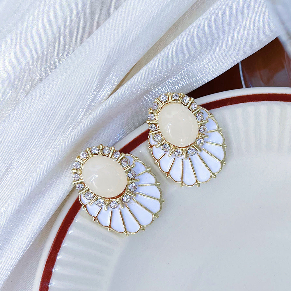 Women's Exquisite Oval Niche Design Retro Style Earrings
