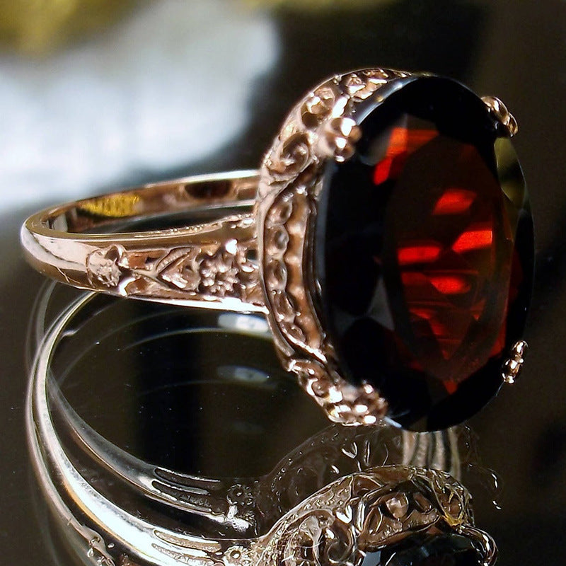 Retro Style Red Zircon Female Luxury Rings