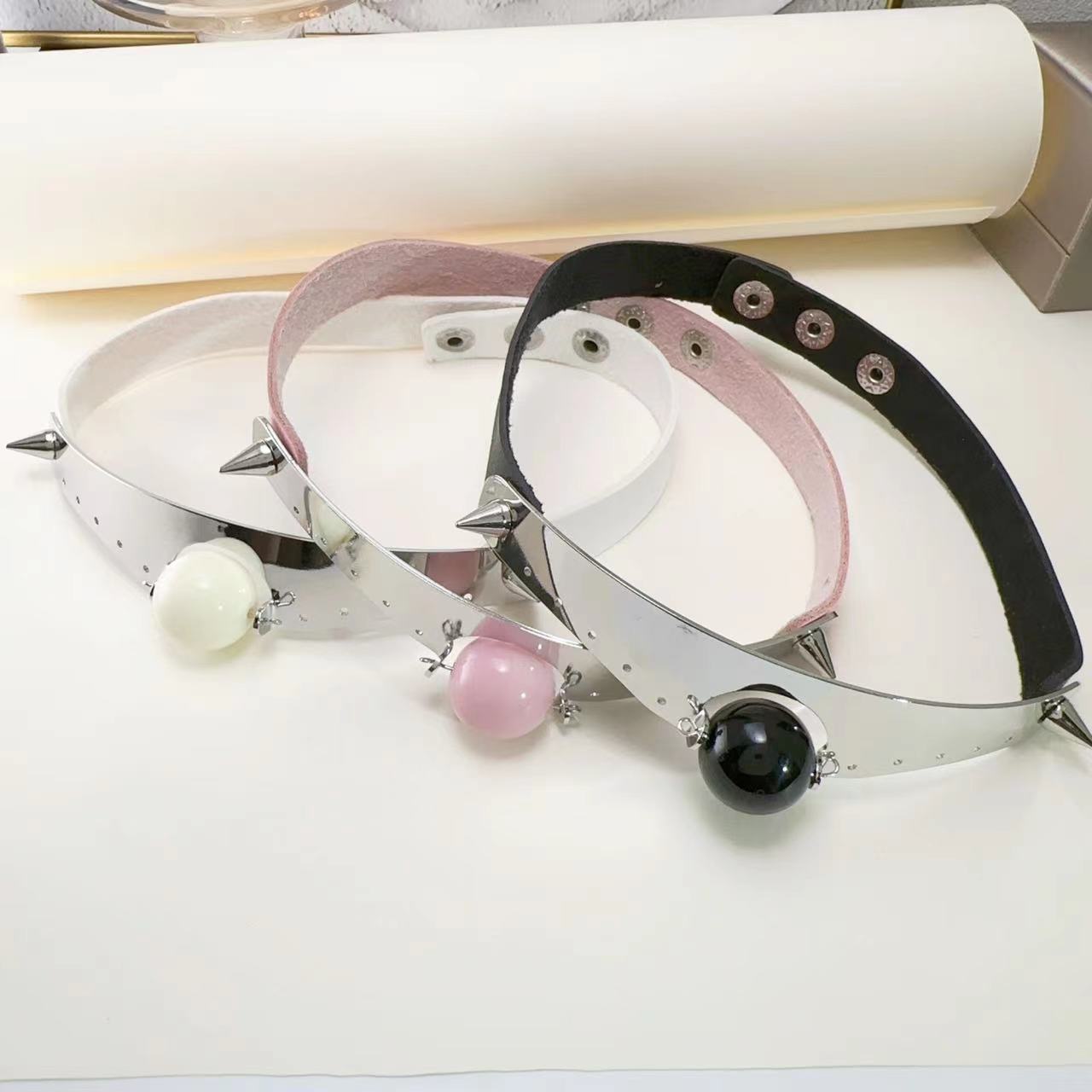 Colliers à rivets en cuir Punk obsidienne pour femmes, série