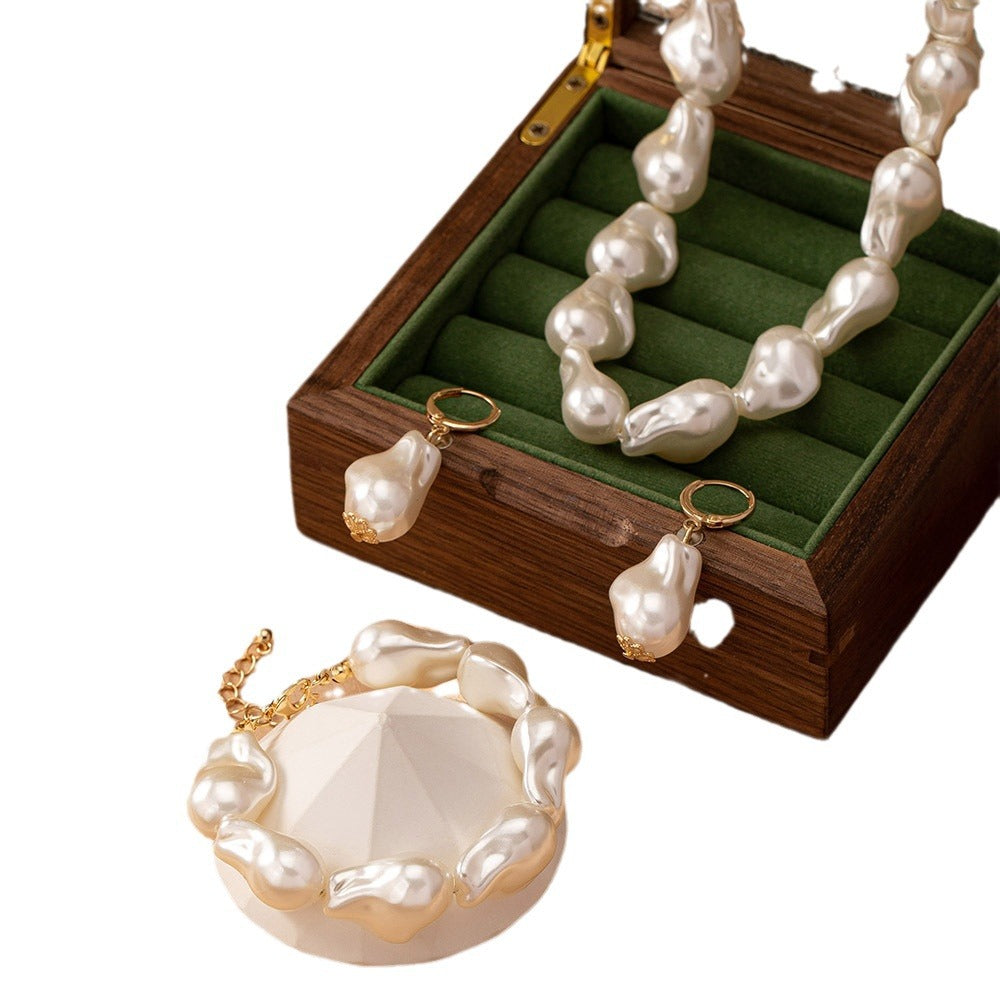 Trendy Shaped Pearl Female Style Fashion Bracelets
