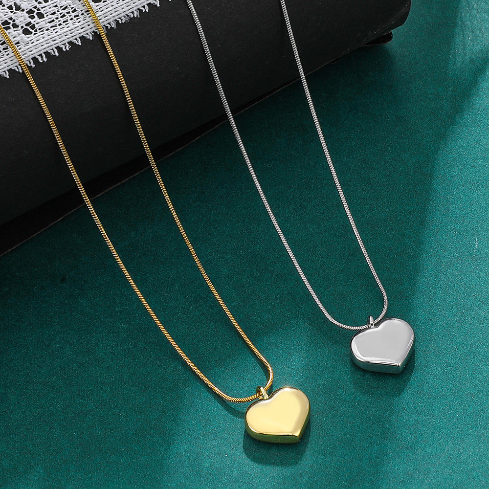 Women's Affordable Luxury Fashion Design Heart-shaped Sweater Necklaces