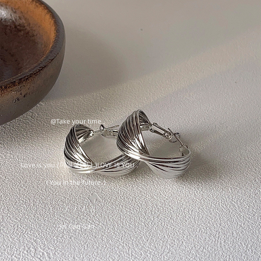 Women's Sweet Cool Style Sier Needle Round Earrings