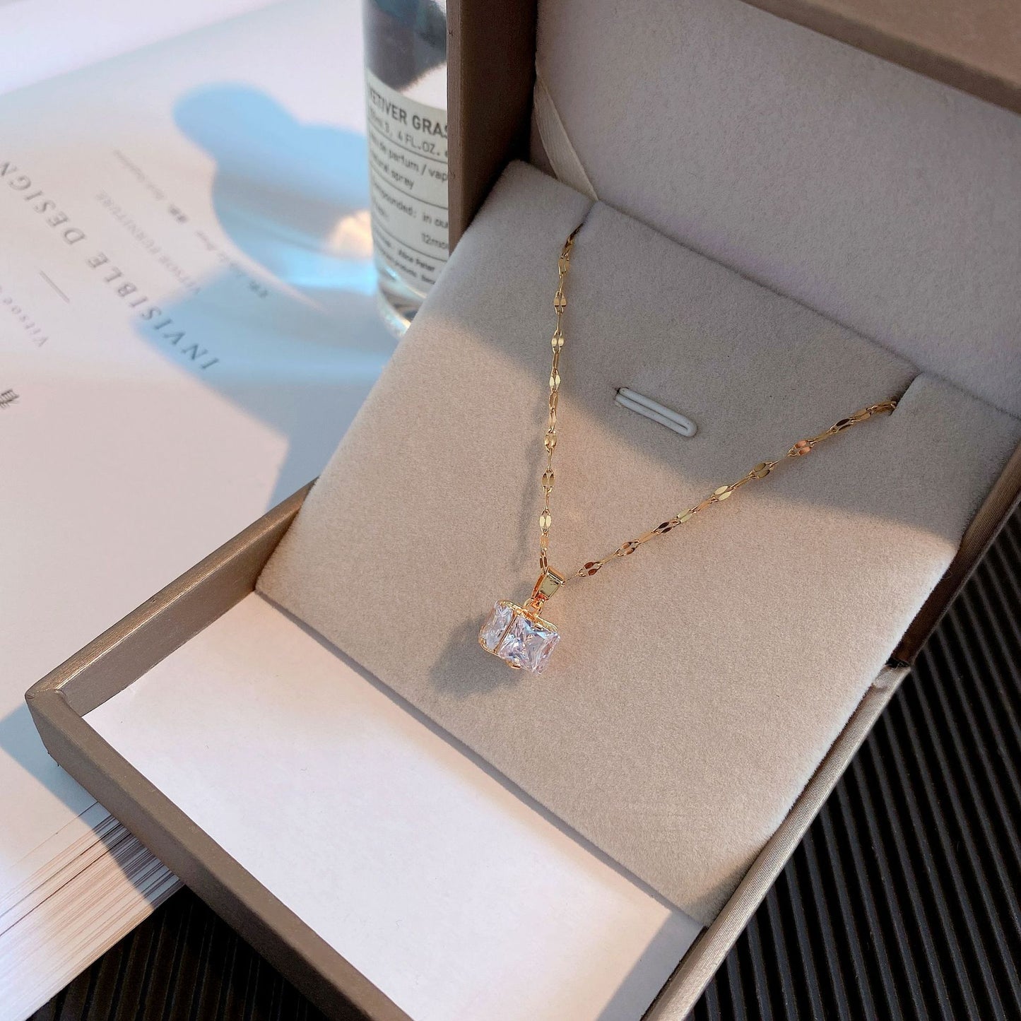Women's Simple Graceful Live Broadcast Design Trendy Cute Cold Style Necklaces