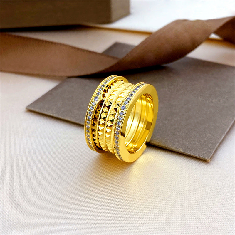 Herren-Frühlingsring mit Diamant auf beiden Seiten. Kleine Ringe