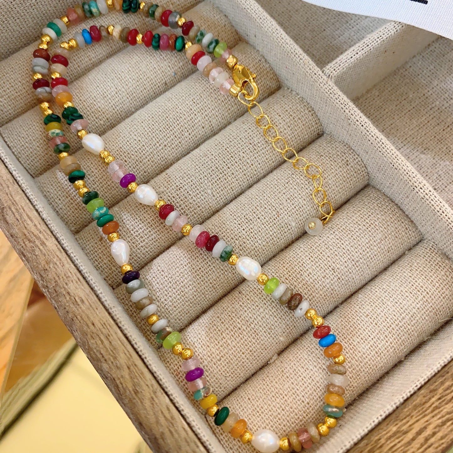 Colliers de minorité de luxe légers en pierre perlée de glaçure colorée de perle