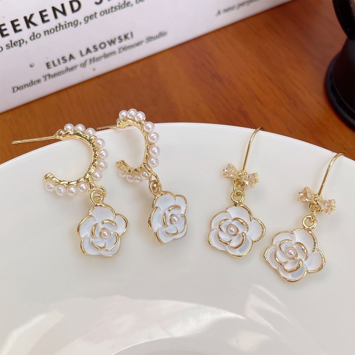Women's Camellia Type Pearl For Niche Design Earrings