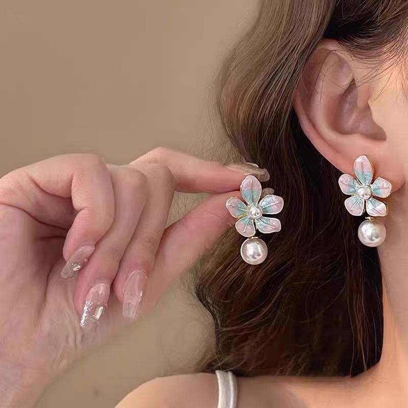 Women's Fragrant Gold High-grade Retro Blue Pink Flower Ear Fashion Simple Earrings