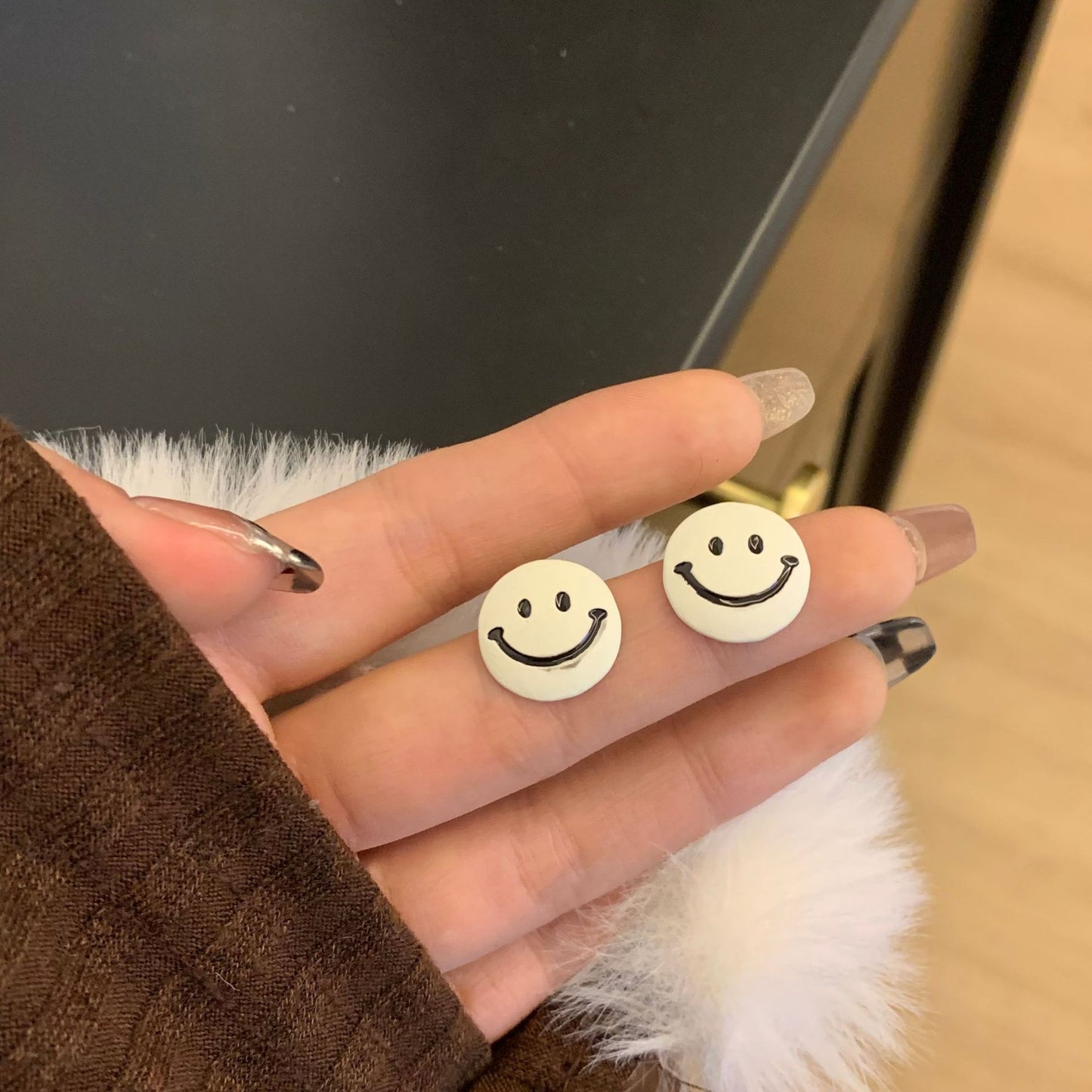 Sier Needle Simple Temperament Cartoon Smiley Face Fashion Earrings