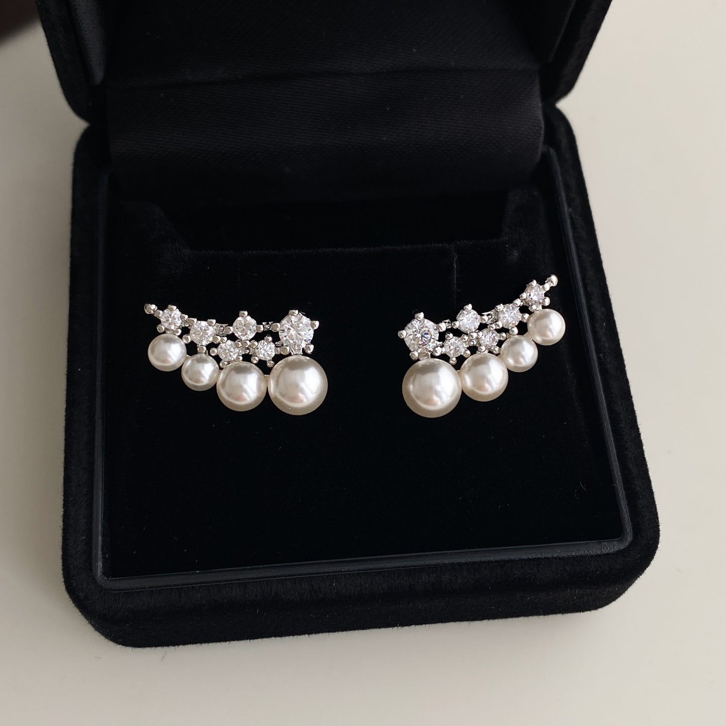 Plated Design High-grade Exquisite Asymmetric Geometric Clips Light Ear Clip