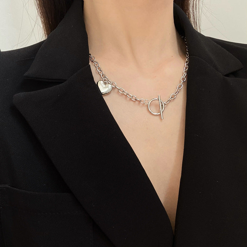 Pendentif en forme de coeur en métal, colliers créatifs et simples à la mode